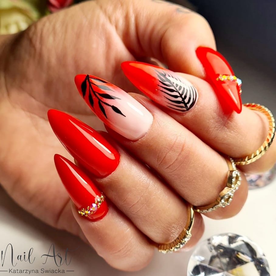 Künstlerische Nagelverzierungen in Frankfurt